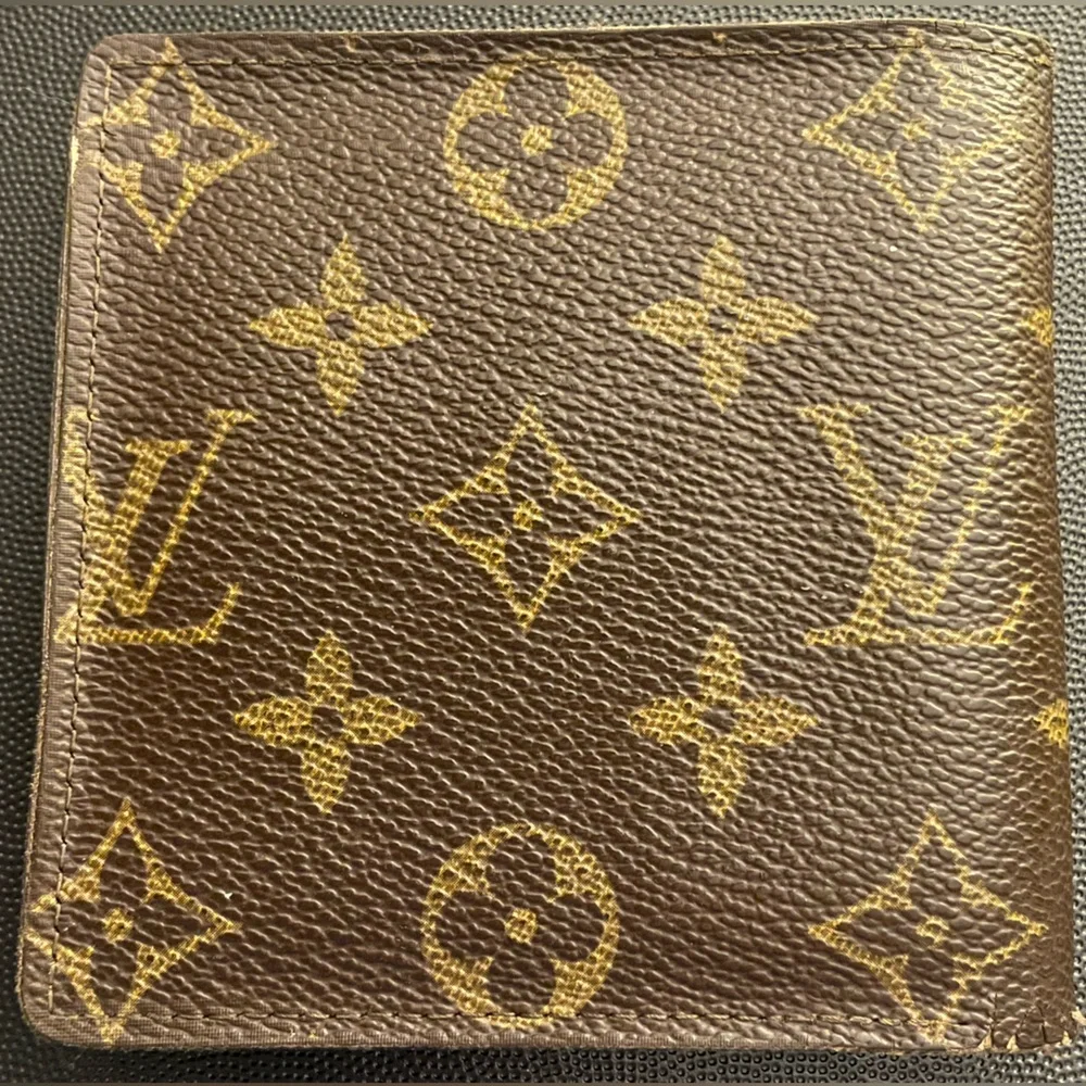 Vintage Men’s Louis Vuitton Bifold Monogram Wallet